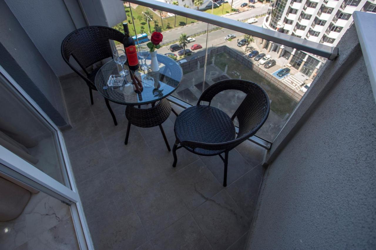 Lux Apartment Batumi Exterior foto