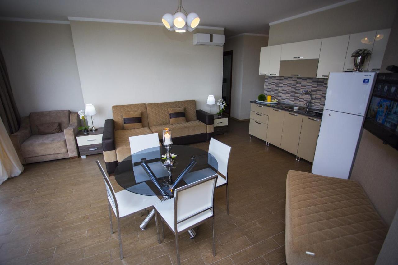 Lux Apartment Batumi Exterior foto
