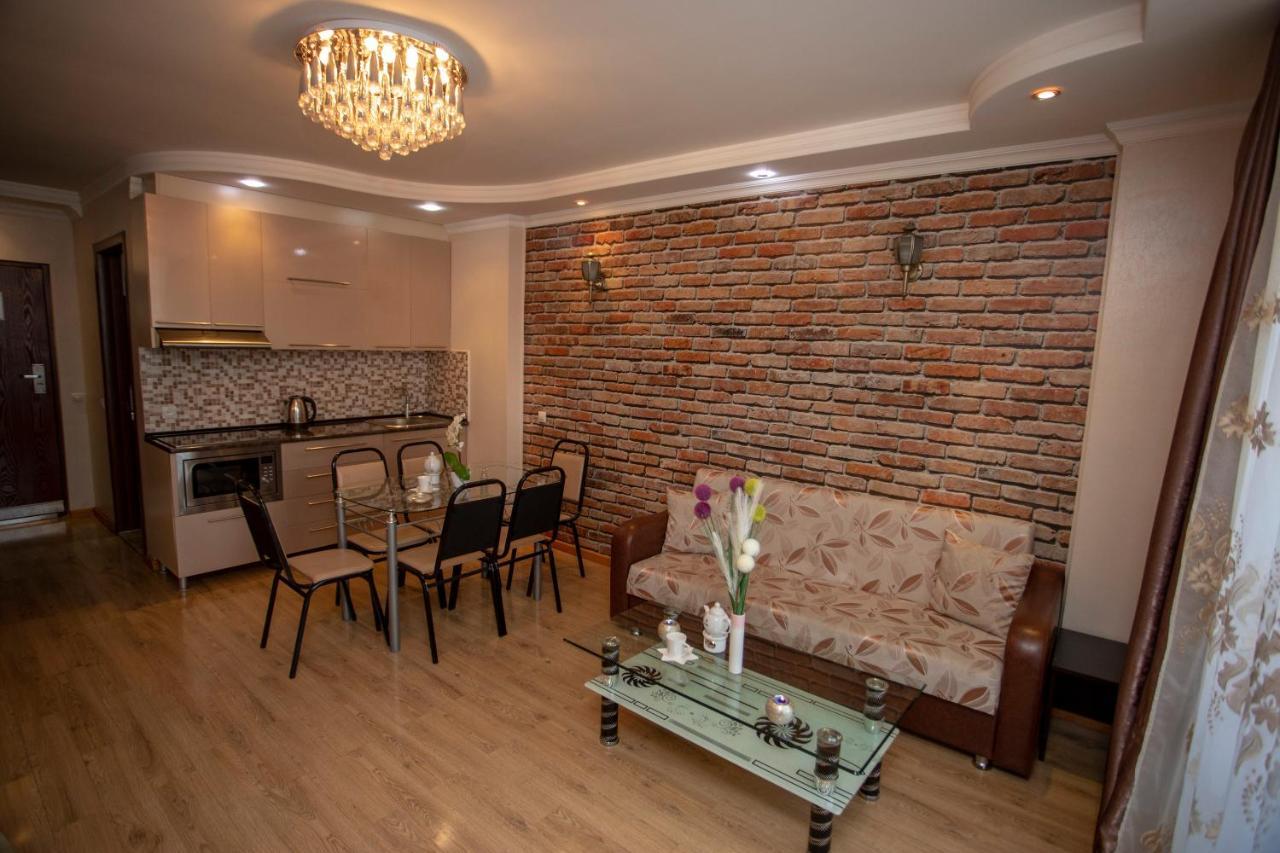 Lux Apartment Batumi Exterior foto