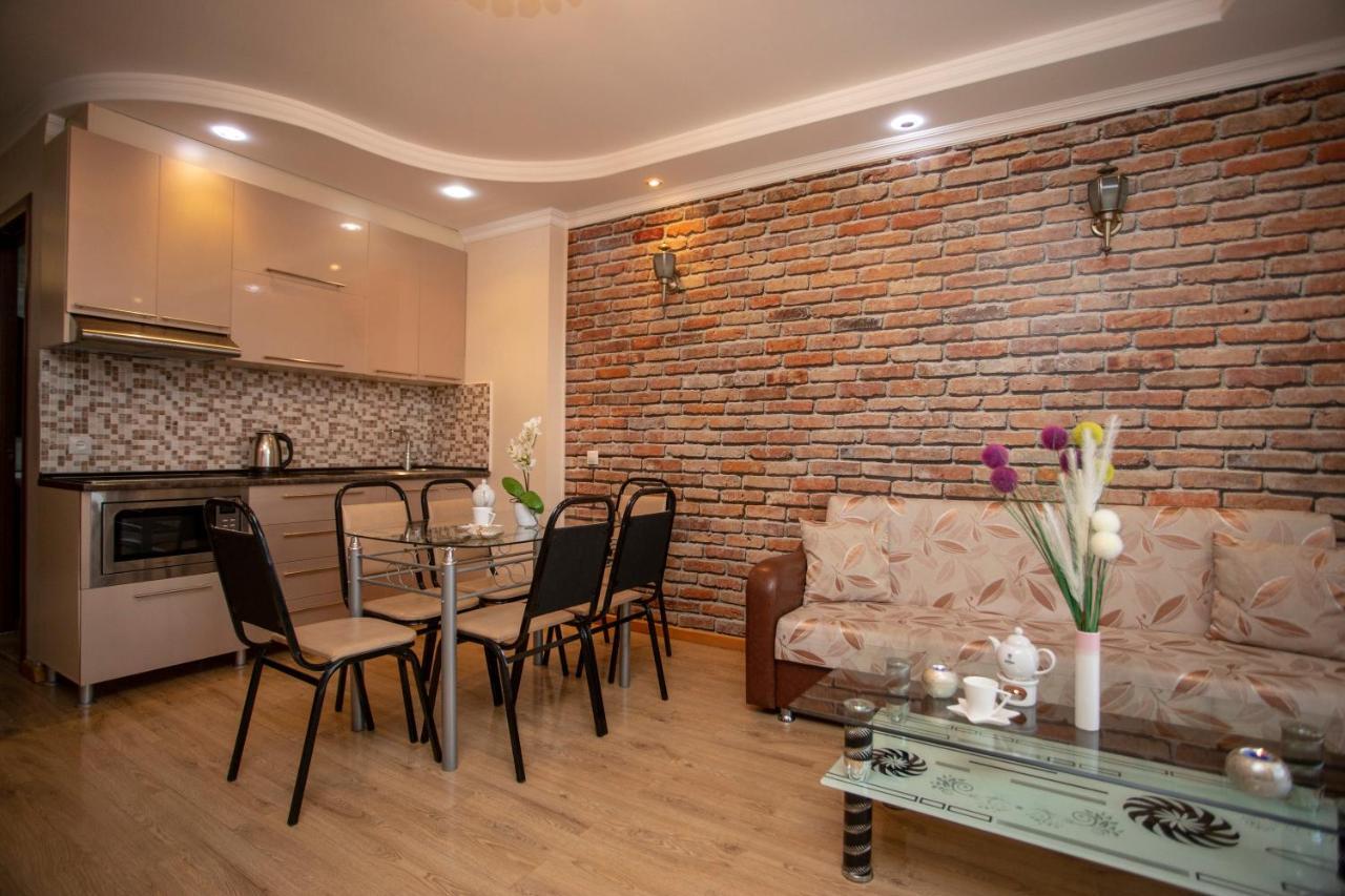 Lux Apartment Batumi Exterior foto
