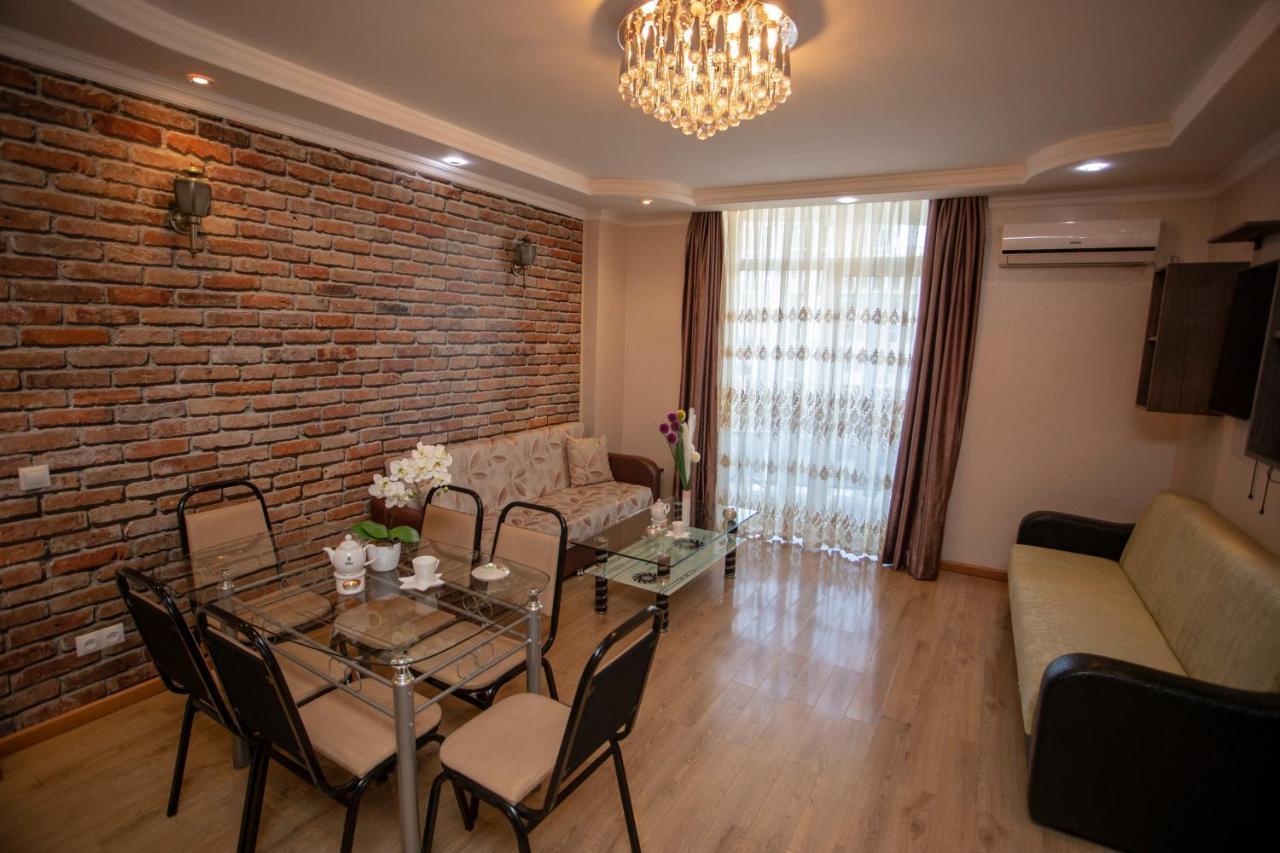 Lux Apartment Batumi Exterior foto
